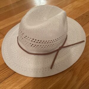 NEW light beige Panama hat